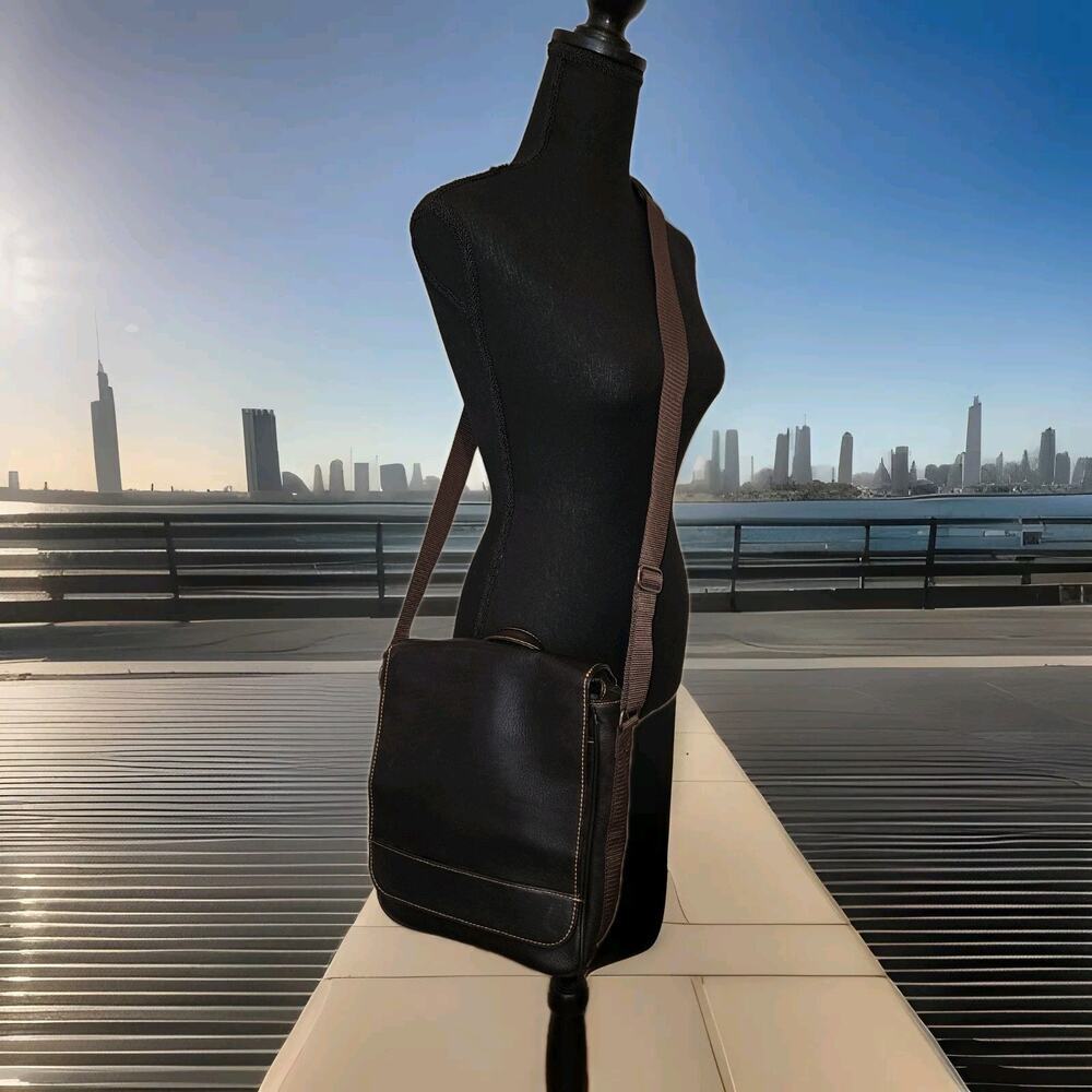 Wilsons Leather Shoulder Crossbody Brown Small Messenger Saddle Bag Travel Work